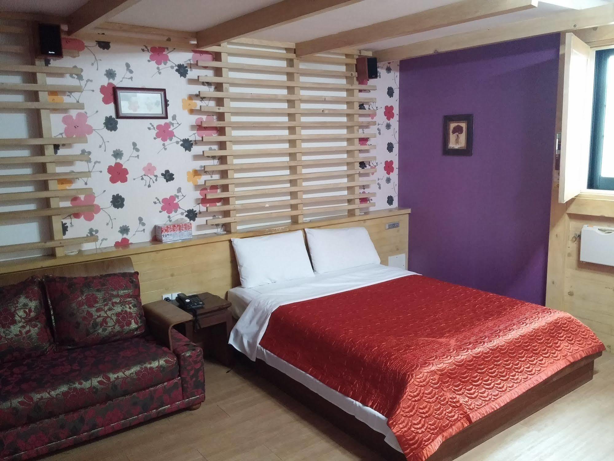 Cyber Motel Gunsan Exterior foto