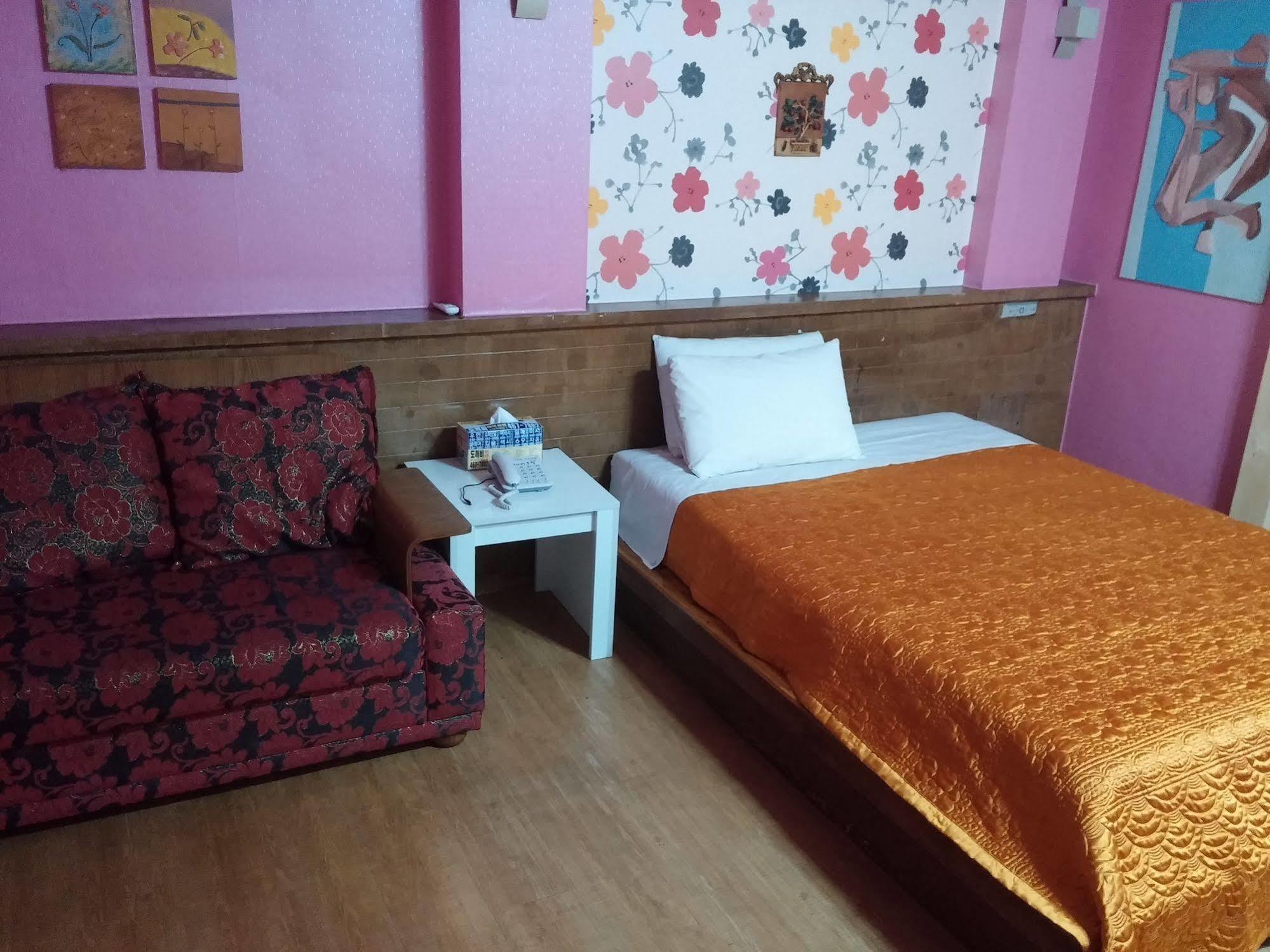 Cyber Motel Gunsan Exterior foto